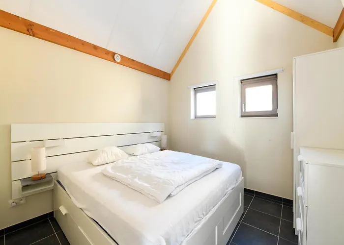 Westhinder Ii H53 Holiday home